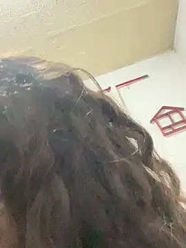 Snapshot of SereiaS chatting on 10.23.25 SereiaS online show from 10.23.25