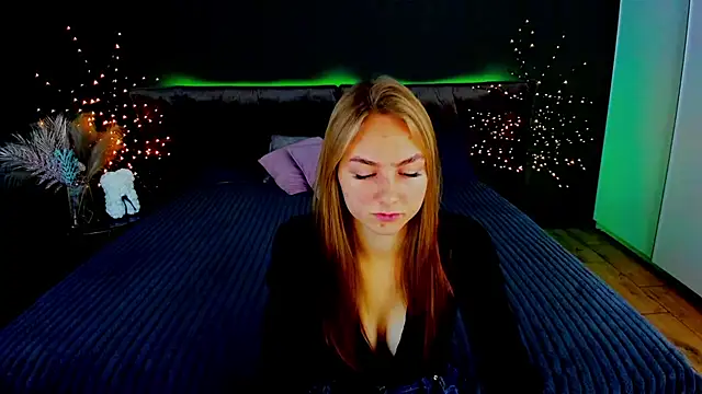 MilaAddams online show from 10.16.25