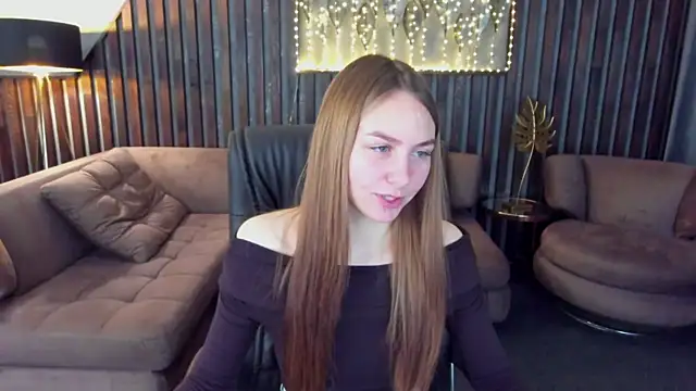Snapshot of MilaAddams chatting on 05.13.26 MilaAddams online show from 05.13.26