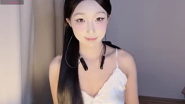 Snapshot of Winnie666- chatting on 09.11.25 Winnie666- online show from 09.11.25