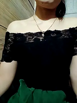 Snapshot of LucyyLy chatting on 09.20.25 LucyyLy online show from 09.20.25