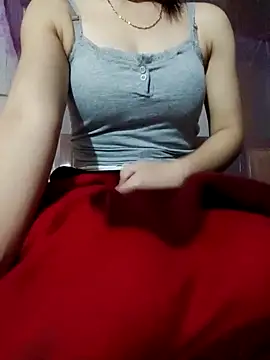 Snapshot of LucyyLy chatting on 11.18.25 LucyyLy online show from 11.18.25