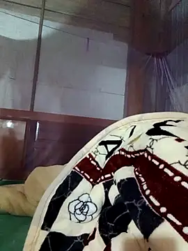 Snapshot of LucyyLy chatting on 11.26.25 LucyyLy online show from 11.26.25