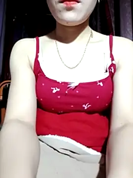 Snapshot of LucyyLy chatting on 12.13.25 LucyyLy online show from 12.13.25