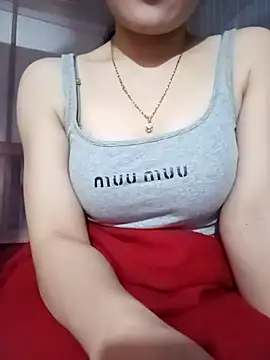 Snapshot of LucyyLy chatting on 12.19.25 LucyyLy online show from 12.19.25