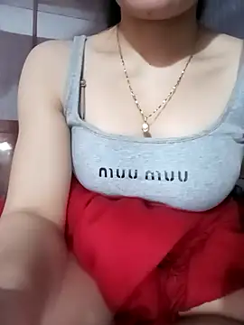 Snapshot of LucyyLy chatting on 12.20.25 LucyyLy online show from 12.20.25