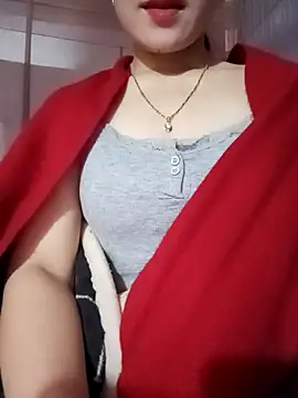 Snapshot of LucyyLy chatting on 01.12.26 LucyyLy online show from 01.12.26