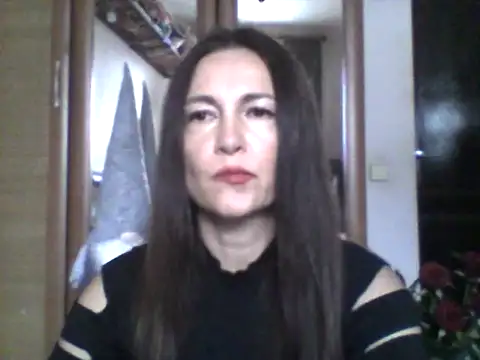 Cyreluna online show from 11.04.25