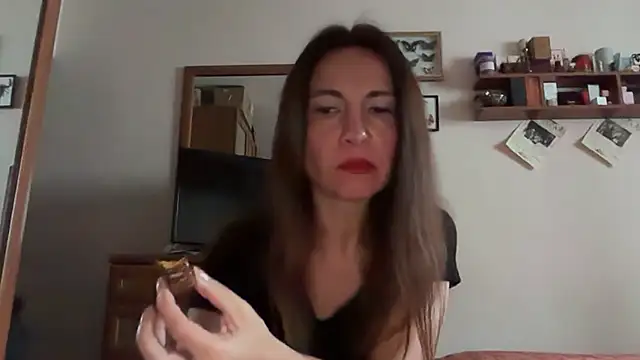 Cyreluna online show from 11.10.25