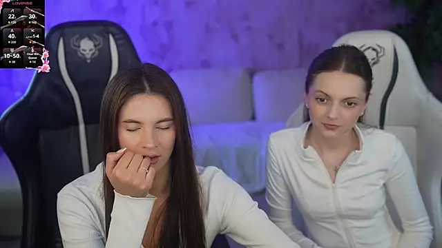 Snapshot of _Dasha_054 chatting on 10.11.25 Dasha 054 online show from 10.11.25