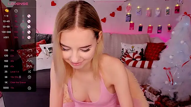 Snapshot of LillianShine chatting on 01.08.26 LillianShine online show from 01.08.26