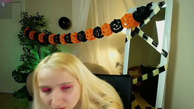 Milana Key online show from 10.24.25