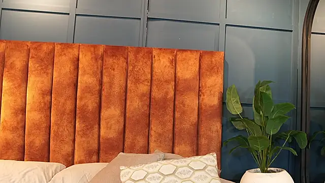 Tayler Kim online show from 12.05.25