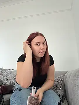 RoseMaee online show from 10.08.25