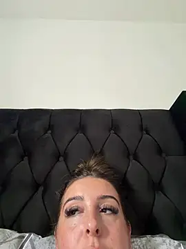 Snapshot of Lulumayxx chatting on 04.18.26 Lulumayxx online show from 04.18.26