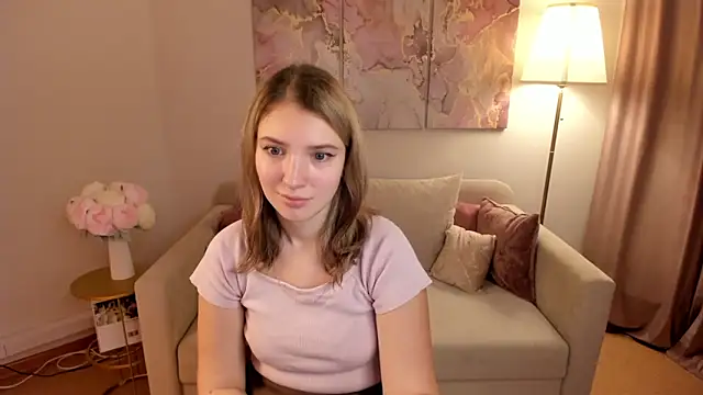 Snapshot of MilinaMorris chatting on 10.10.25 MilinaMorris online show from 10.10.25