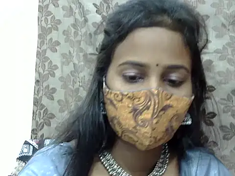 Snapshot of Hott_Noor chatting on 09.18.25 Hott Noor online show from 09.18.25