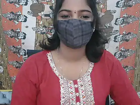 Snapshot of Hott_Noor chatting on 10.13.25 Hott Noor online show from 10.13.25