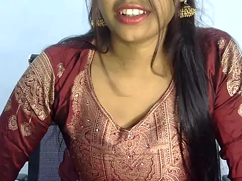 Snapshot of Hott_Noor chatting on 10.16.25 Hott Noor online show from 10.16.25