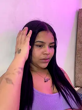 Snapshot of Brunette_Messy1 chatting on 10.24.25 Brunette Messy1 online show from 10.24.25