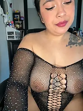latina curvy22 online show from 01.18.26