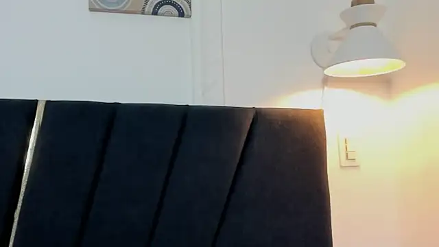 Snapshot of zeusapollofuck chatting on 09.24.25 zeusapollofuck online show from 09.24.25