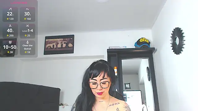 Snapshot of Vicky_hotmilf chatting on 04.28.26 Vicky hotmilf online show from 04.28.26