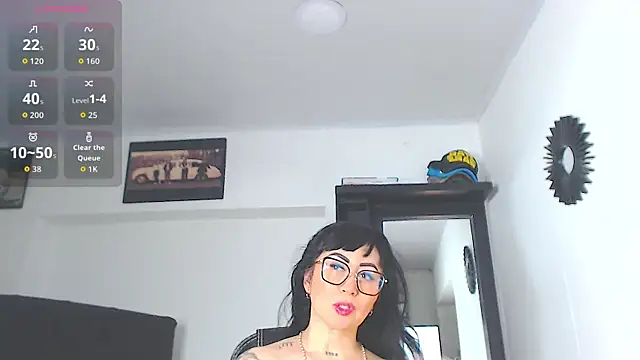 Snapshot of Vicky_hotmilf chatting on 04.30.26 Vicky hotmilf online show from 04.30.26