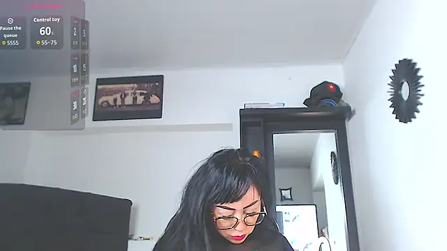 Snapshot of Vicky_hotmilf chatting on 05.05.26 Vicky hotmilf online show from 05.05.26