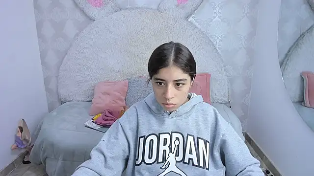 Snapshot of Gaby_louse chatting on 04.03.26 Gaby louse online show from 04.03.26