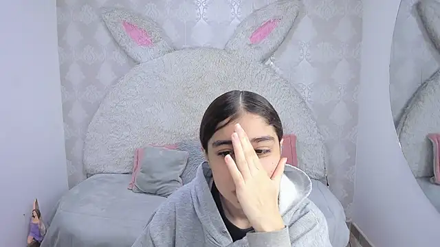 Snapshot of Gaby_louse chatting on 04.04.26 Gaby louse online show from 04.04.26