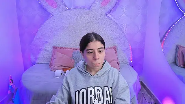 Snapshot of Gaby_louse chatting on 04.07.26 Gaby louse online show from 04.07.26