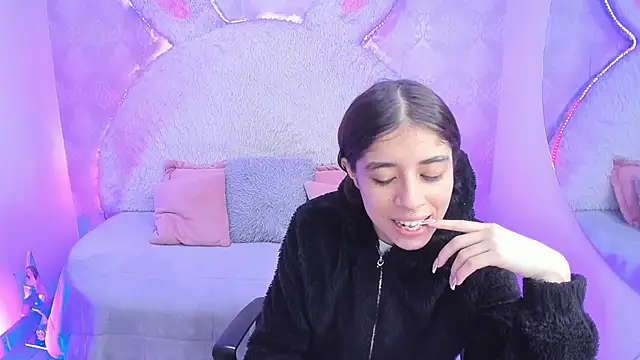 Snapshot of Gaby_louse chatting on 04.13.26 Gaby louse online show from 04.13.26