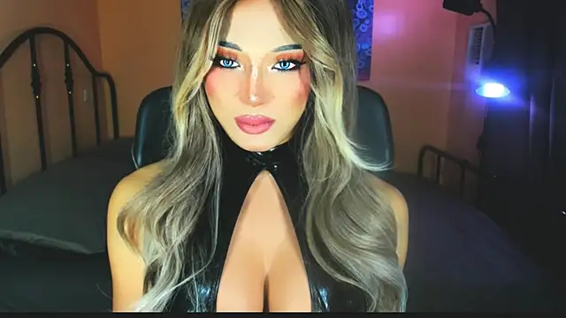 xUrGoddess Bellax online show from 11.17.25