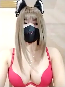 Snapshot of Helen69x chatting on 12.21.25 Helen69x online show from 12.21.25