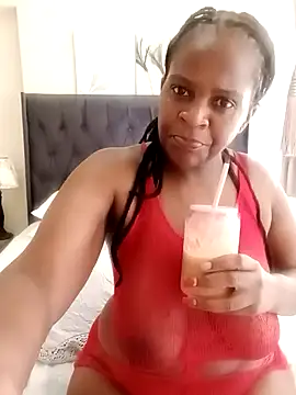 Snapshot of Creamy_Chocolatex chatting on 10.14.25 Creamy Chocolatex online show from 10.14.25