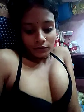 Snapshot of Hot_Mayra_ chatting on 10.15.25 Hot Mayra  online show from 10.15.25