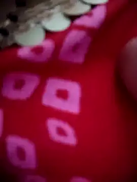 Snapshot of Hot_Mayra_ chatting on 10.27.25 Hot Mayra  online show from 10.27.25