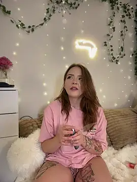 Snapshot of -Meowy- chatting on 05.20.26 -Meowy- online show from 05.20.26