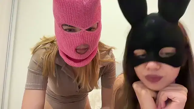 fluff twinss online show from 09.10.25