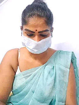 Snapshot of sherlin24 chatting on 09.28.25 sherlin24 online show from 09.28.25