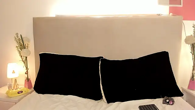 Snapshot of Angel_Velvet chatting on 01.15.26 Angel Velvet online show from 01.15.26