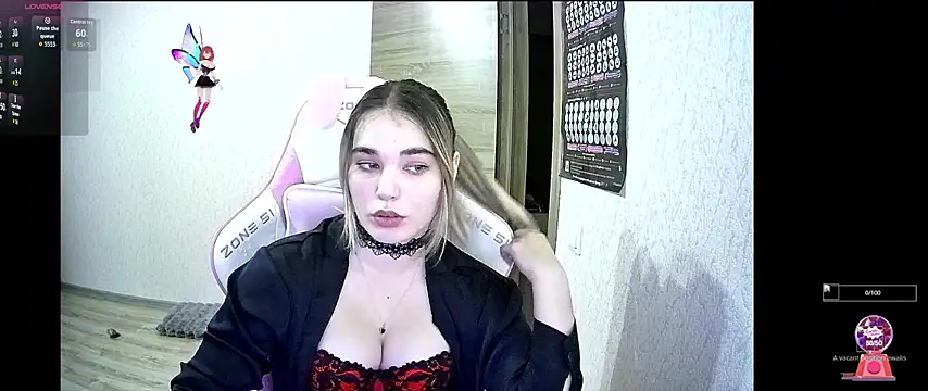 Snapshot of Kris_Moss chatting on 10.17.25 Kris Moss online show from 10.17.25
