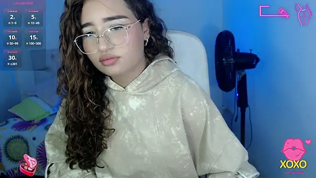 Snapshot of sasha_17_ chatting on 09.17.25 sasha 17  online show from 09.17.25