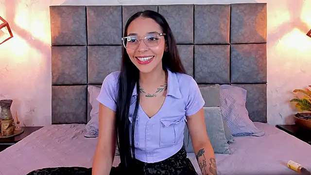 Snapshot of Roseaurora chatting on 05.04.26 Roseaurora online show from 05.04.26