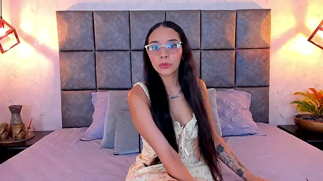Snapshot of Roseaurora chatting on 05.10.26 Roseaurora online show from 05.10.26