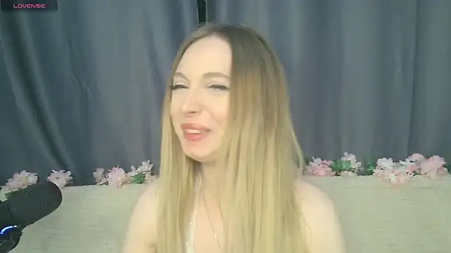 BabbbyFoxxx online show from 10.29.25