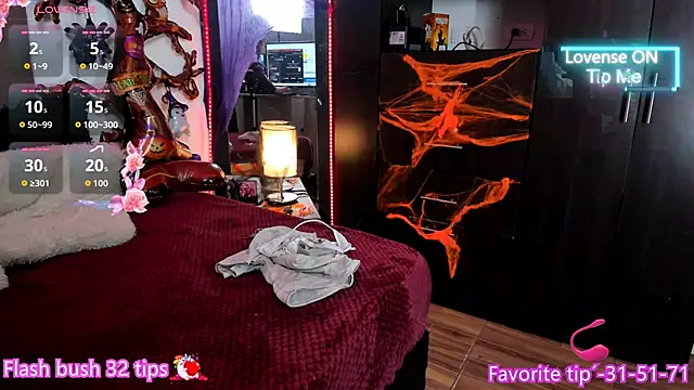 Snapshot of Elisabeth_swan chatting on 10.24.25 Elisabeth swan online show from 10.24.25