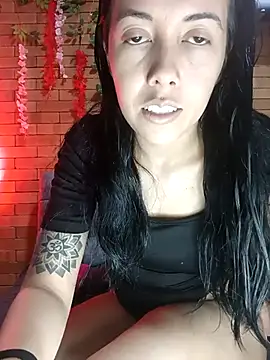 Snapshot of MiaForever1 chatting on 10.08.25 MiaForever1 online show from 10.08.25
