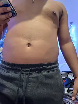 Snapshot of Danimiles chatting on 02.05.26 Danimiles online show from 02.05.26